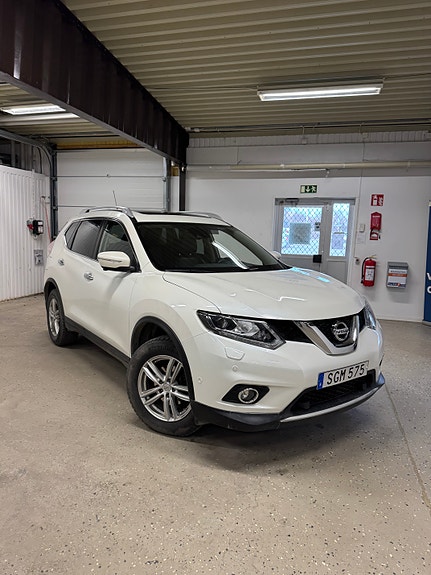 Nissan X-Trail 2 of 7