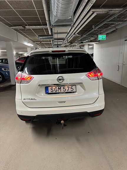 Nissan X-Trail 3 of 7