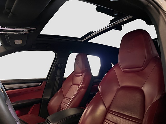 Porsche Cayenne 22 of 25