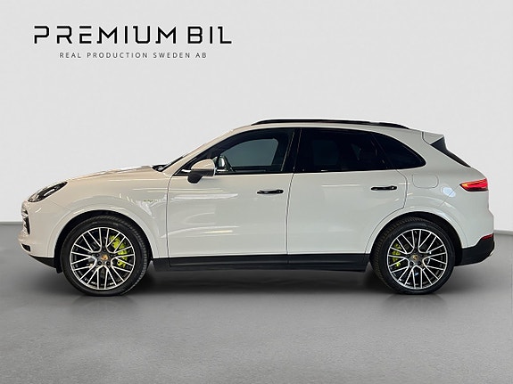 Porsche Cayenne 4 of 25