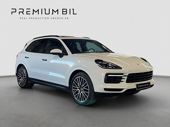 Porsche Cayenne 3 of 25