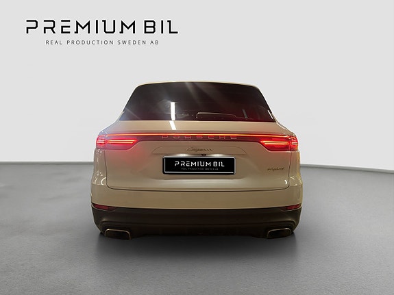 Porsche Cayenne 6 of 25