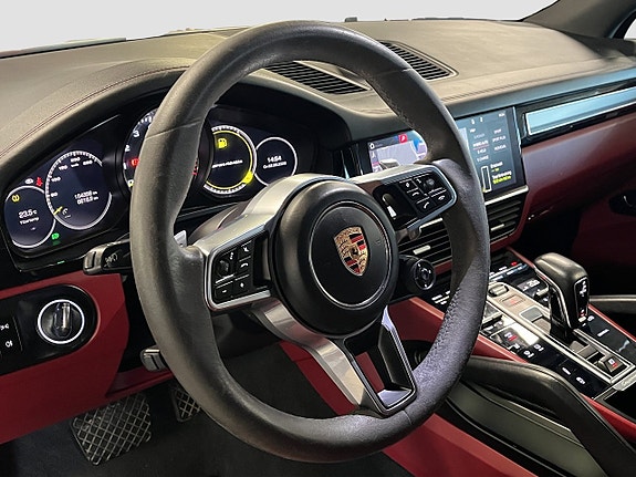 Porsche Cayenne 10 of 25