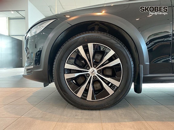 Volvo V90 Cross Country 18 of 30