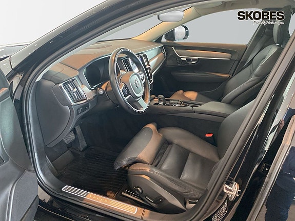 Volvo V90 Cross Country 9 of 30
