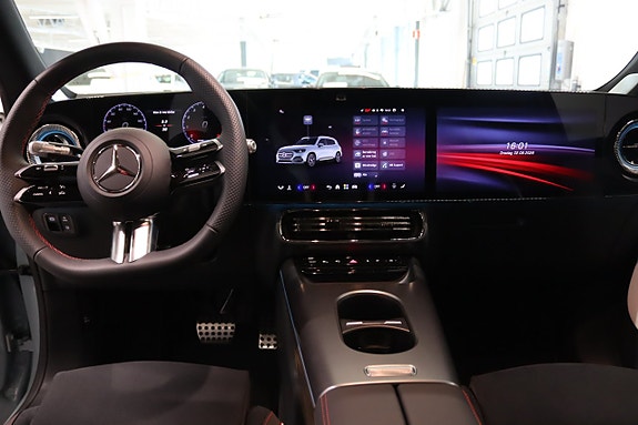 Mercedes-Benz GLB220 12 of 17