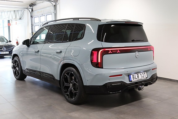 Mercedes-Benz GLB220 4 of 17