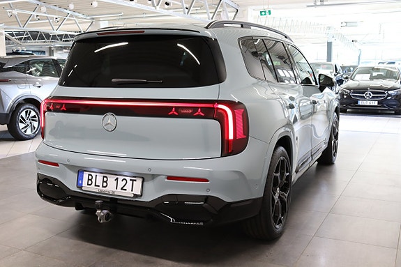 Mercedes-Benz GLB220 7 of 17