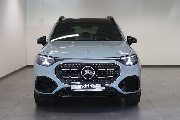 Mercedes-Benz GLB220 2 of 17