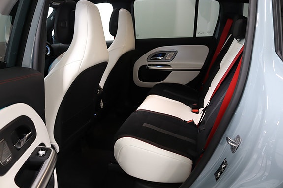 Mercedes-Benz GLB220 10 of 17
