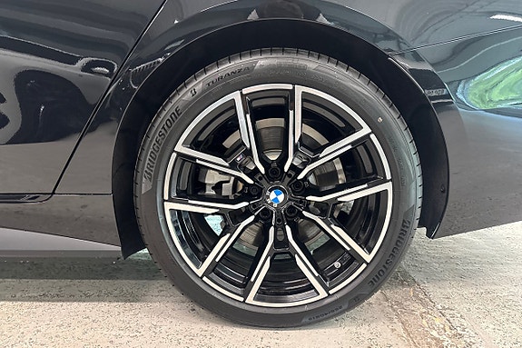 BMW i4 15 of 18