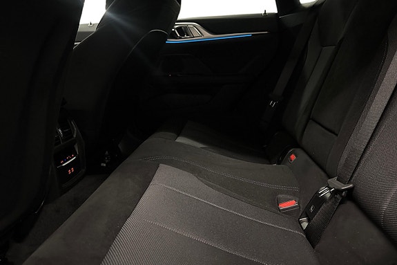 BMW i4 11 of 18