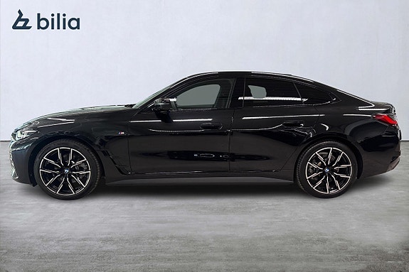 BMW i4 3 of 18
