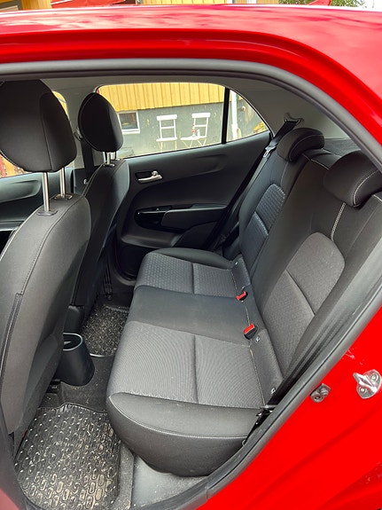 Kia Picanto 2 of 6