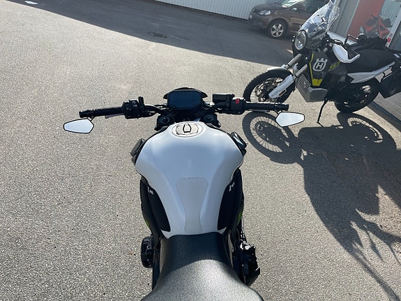 Kawasaki Z900 7 of 7