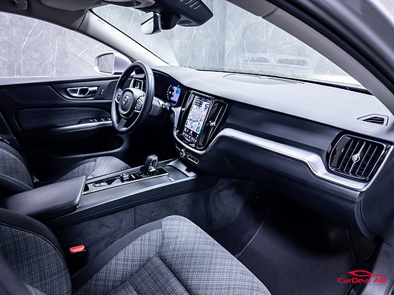 Volvo V60 14 of 28