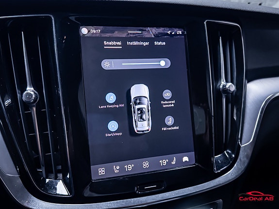 Volvo V60 25 of 28