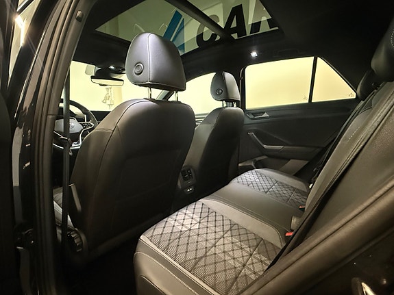 Volkswagen T-Roc 23 of 25
