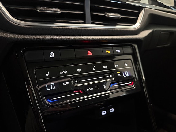 Volkswagen T-Roc 19 of 25