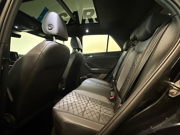 Volkswagen T-Roc 24 of 25