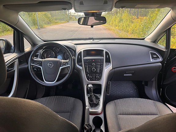 Opel Astra 6 of 8
