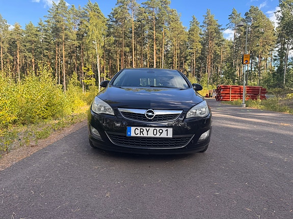 Opel Astra 2 of 8