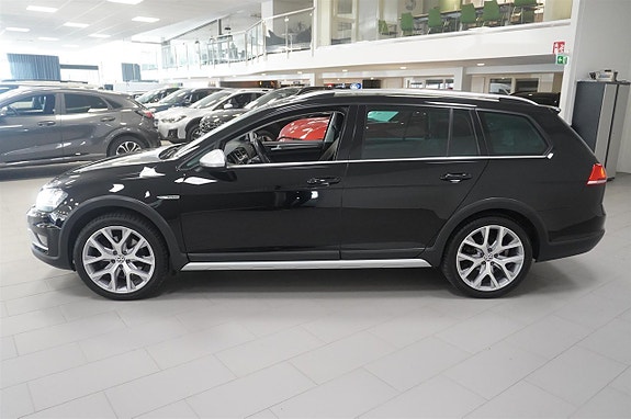 Volkswagen Golf I 2 of 10