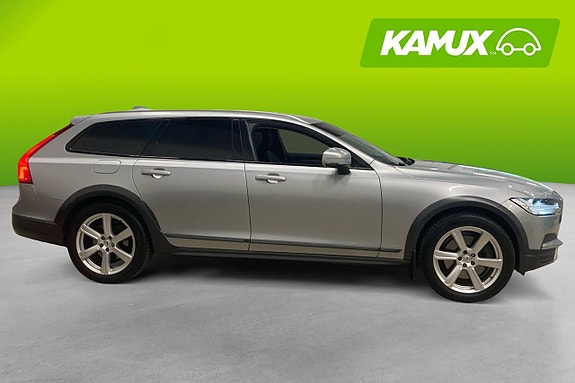 Volvo V90 2 of 23