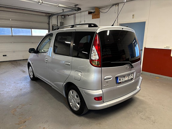Toyota Yaris Verso 4 of 7