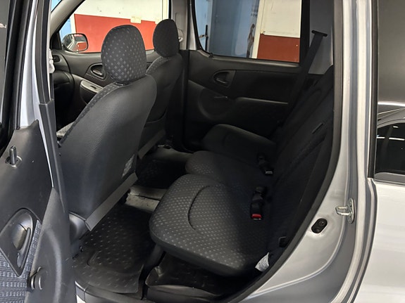 Toyota Yaris Verso 6 of 7