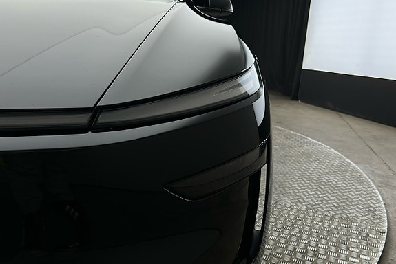 Tesla Model Y 10 of 25