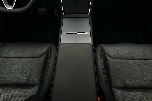 Tesla Model Y 8 of 25