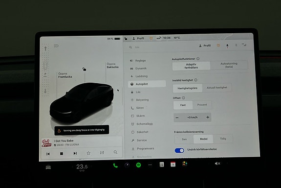 Tesla Model Y 23 of 25