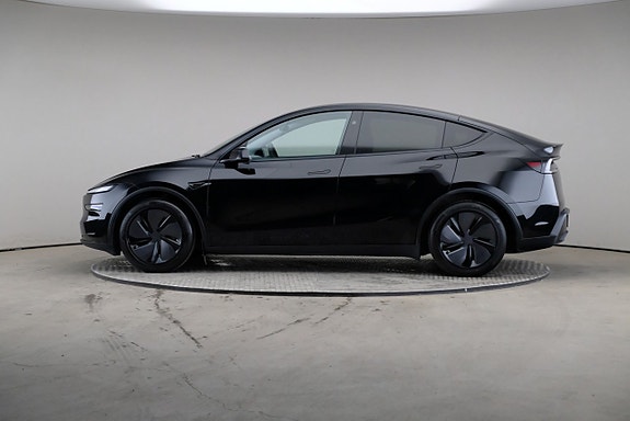 Tesla Model Y 4 of 25