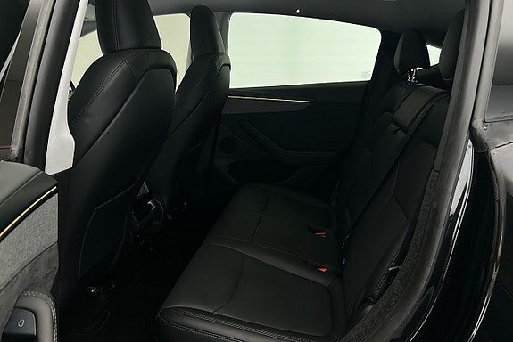 Tesla Model Y 12 of 25