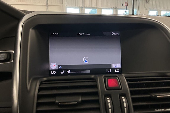 Volvo XC60 17 of 28