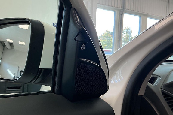 Volvo XC60 23 of 28