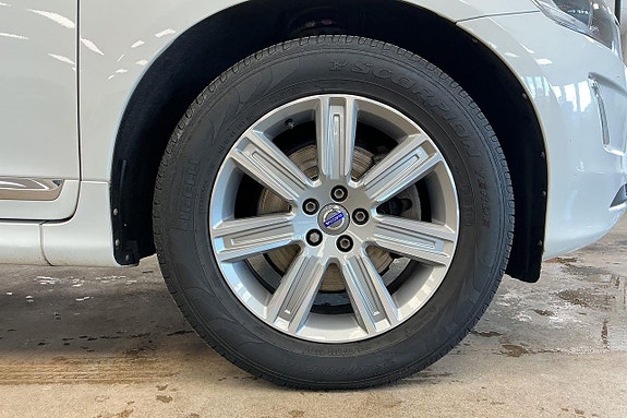 Volvo XC60 24 of 28