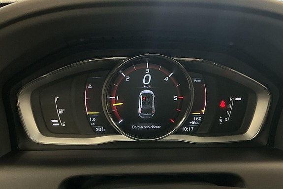 Volvo XC60 15 of 28
