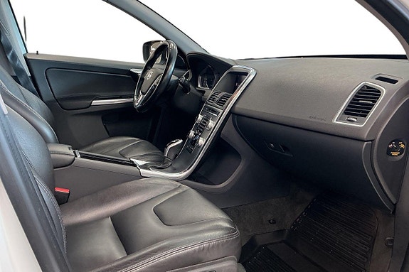 Volvo XC60 9 of 28