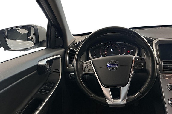 Volvo XC60 14 of 28