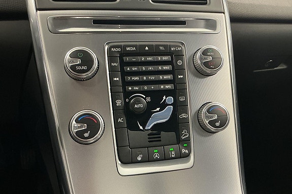 Volvo XC60 18 of 28