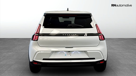 Renault 5 E-Tech 4 of 12