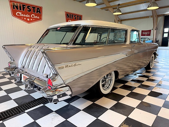 Chevrolet Bel Air 11 of 30