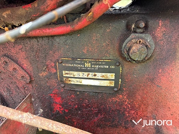 Traktor Mc Cormick Intern. B275 15 of 30
