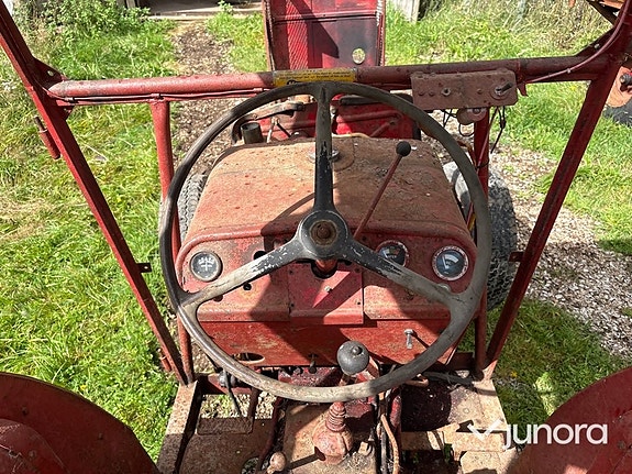 Traktor Mc Cormick Intern. B275 29 of 30