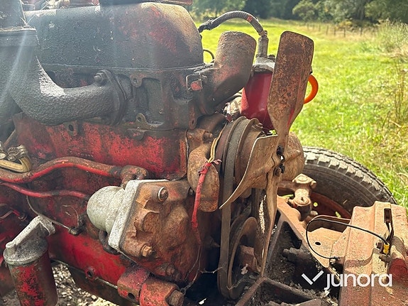 Traktor Mc Cormick Intern. B275 14 of 30