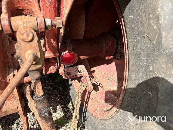 Traktor Mc Cormick Intern. B275 26 of 30