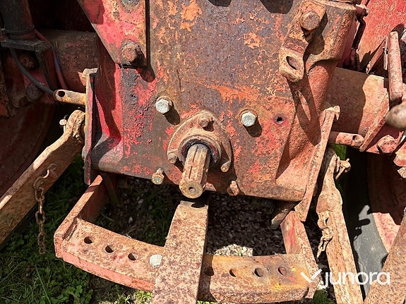 Traktor Mc Cormick Intern. B275 25 of 30