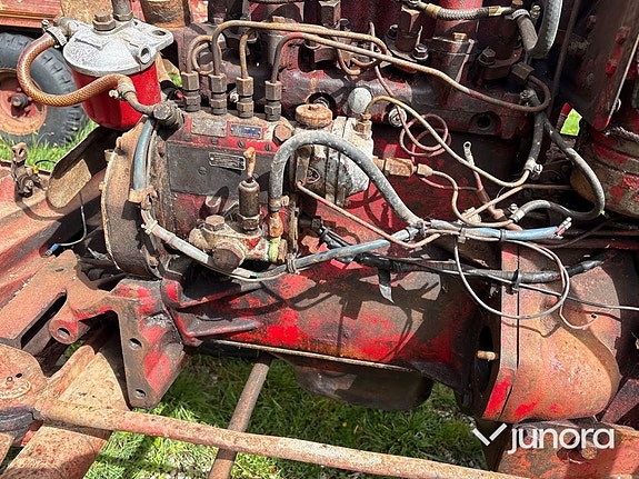Traktor Mc Cormick Intern. B275 20 of 30